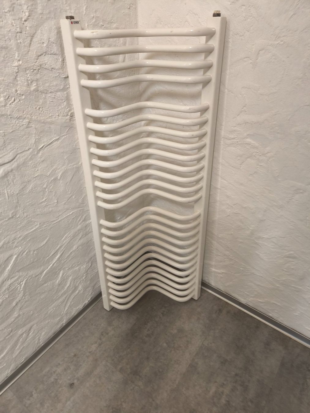 Portasciugamani: Radiateur angulaire – Usato da Bulle venduto da Colo