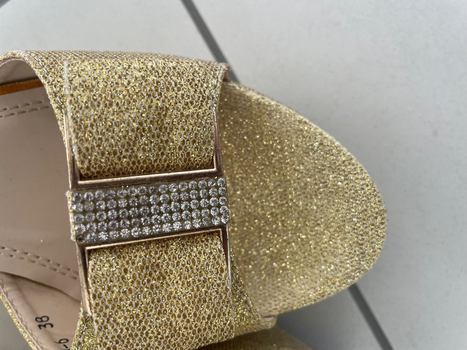Scarpe da donna: Damen Pantolette Gr 38 – Nuovo (secondo la descrizione) da Rüti ZH venduto da kar_xx9l 5