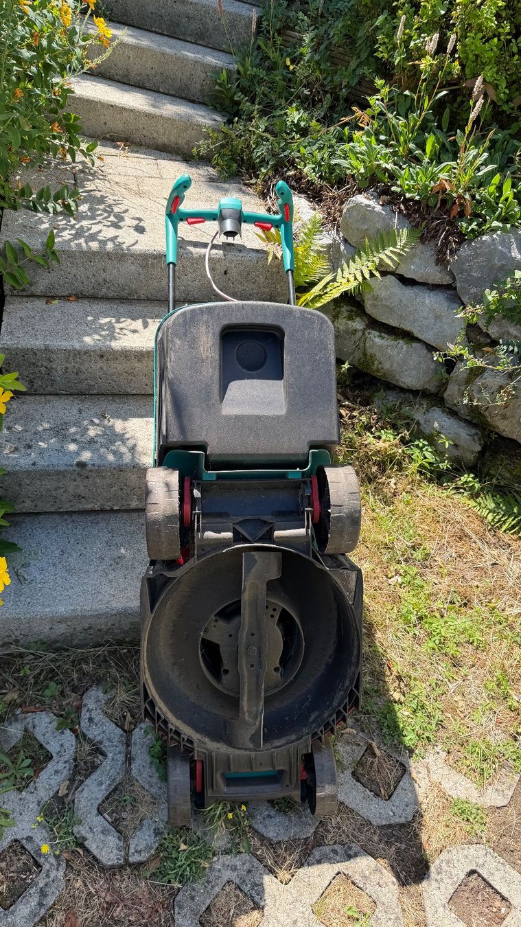Bosch Tagliaerba: BOSCH Rotak 37 Electric Lawnmower Used – Usato da Uerikon venduto da Andi169 3