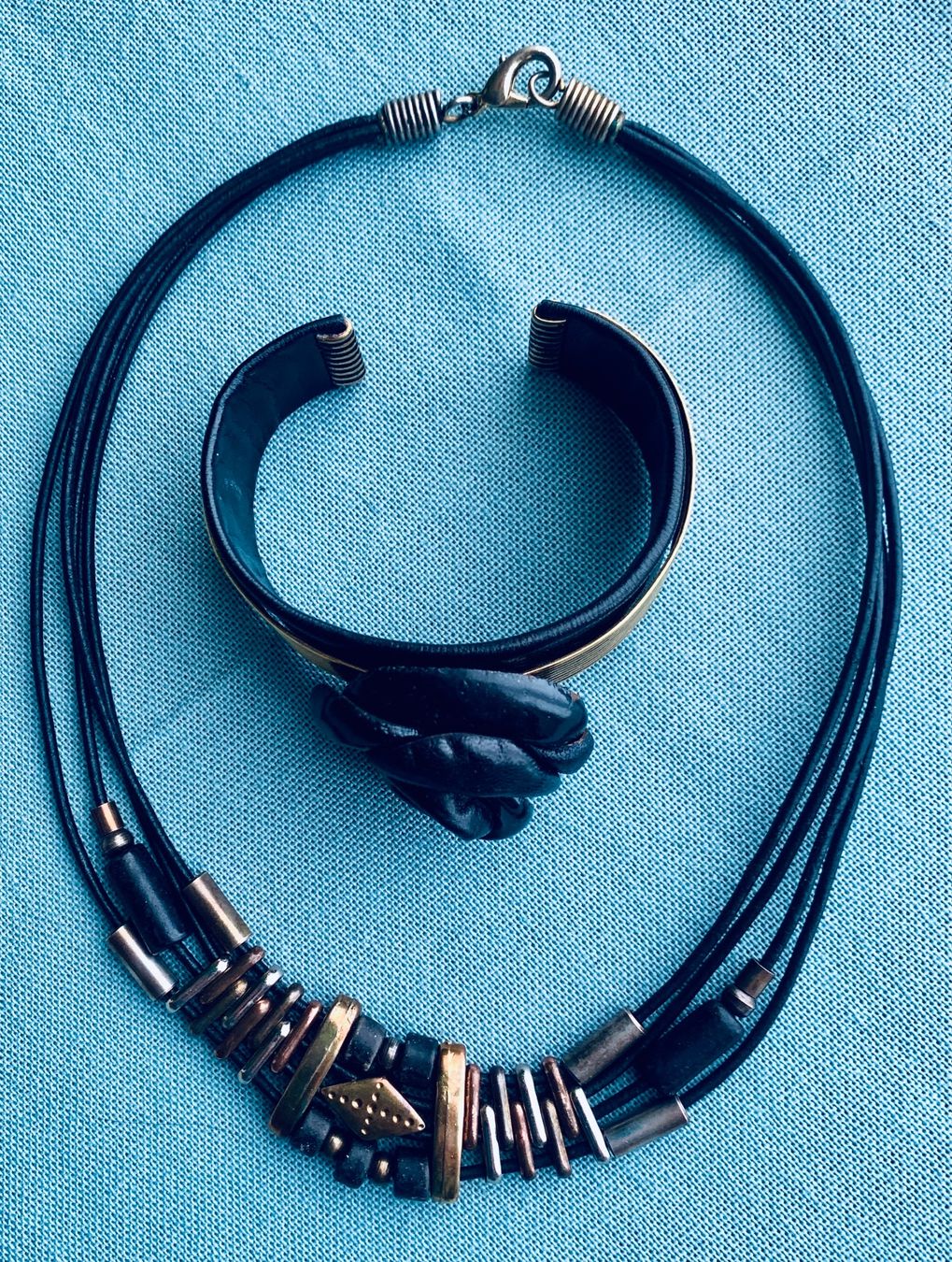 Altri gioielli: Vintage Schmuckset, Leder, Silber, Bronze – Usato da Bern venduto da Flora.Sonea 2