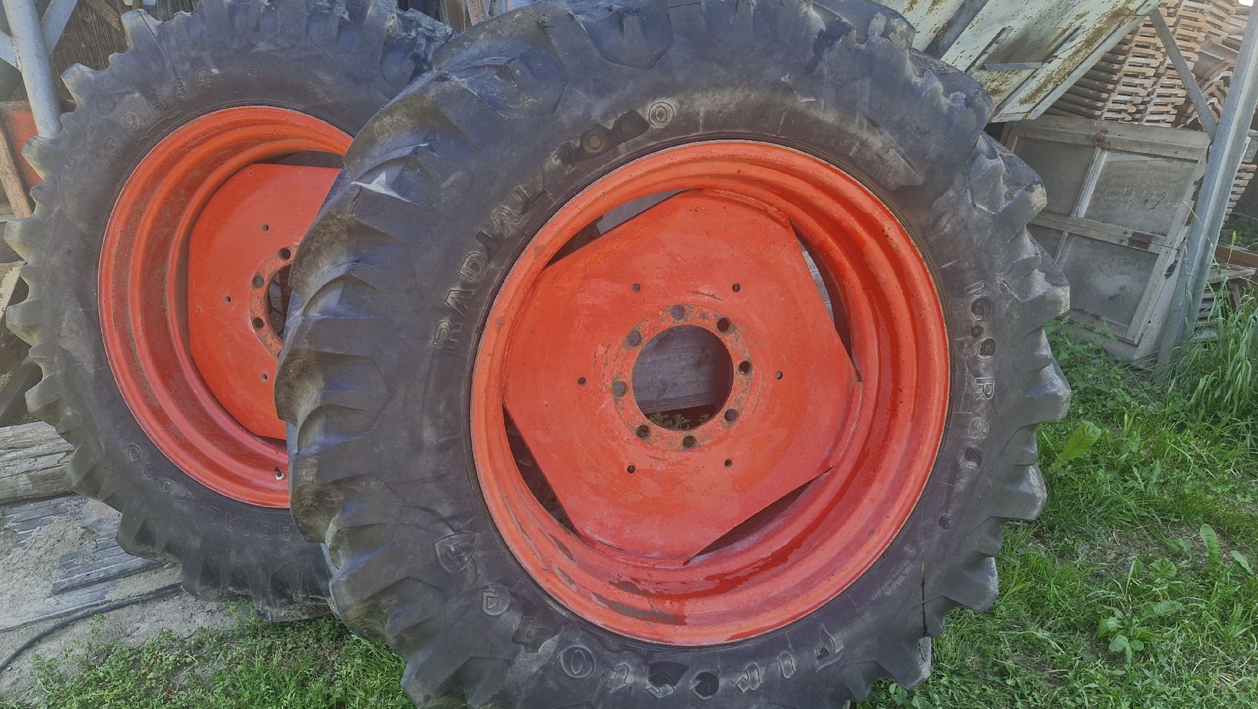 Fendt Trattori: Kompletträder – Usato da Säriswil venduto da schneider716 1
