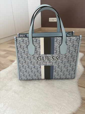 GUESS Handtasche, hellblau, neuwertig, Top Zustand!