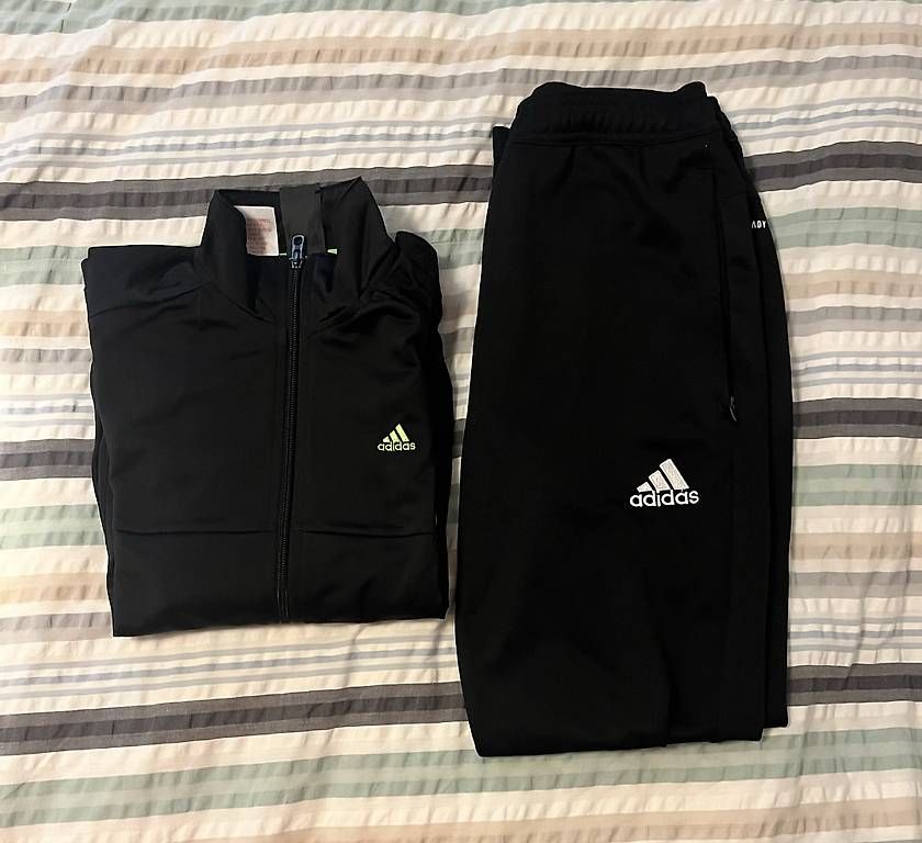 Kleiderpakete: Ensemble Adidas  – Gebraucht aus Chavannes-Renens von luc_52p8 1