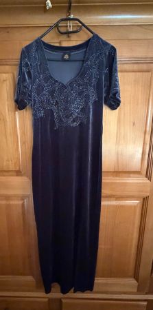 Dunkelblaues Pailletten Samtkleid Gr. 40
