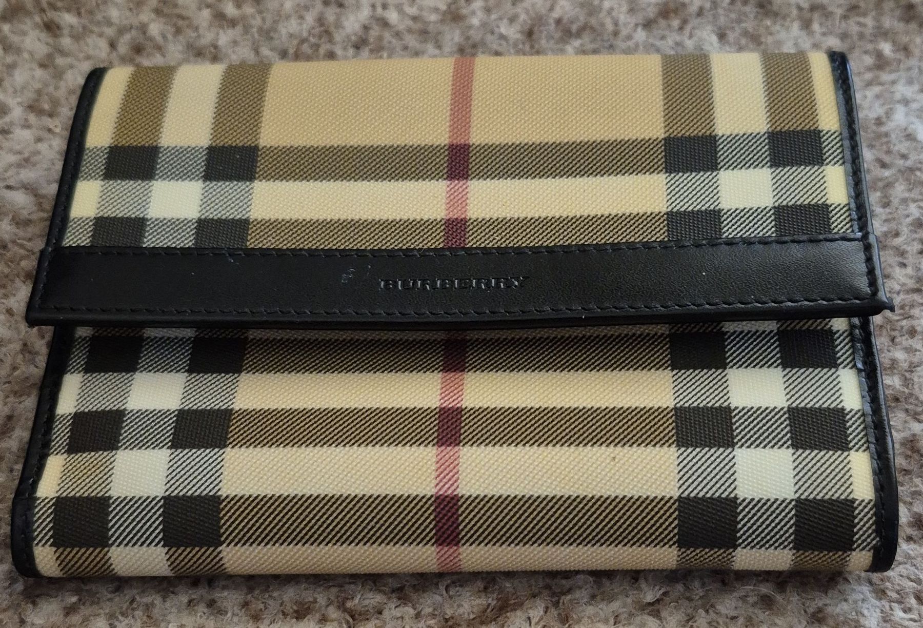 Burberry Portamonete: Portafoglio Burberry,  originale, tenuto bene.  – Usato da Pregassona venduto da mar_gjq7