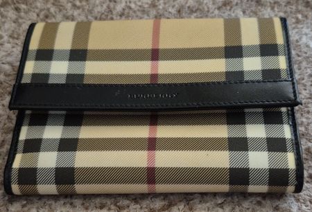 Portafoglio Burberry,  originale, tenuto bene. 