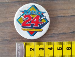 Pin Abzeichen Badge Radio 24 (Durchmesser 4cm)