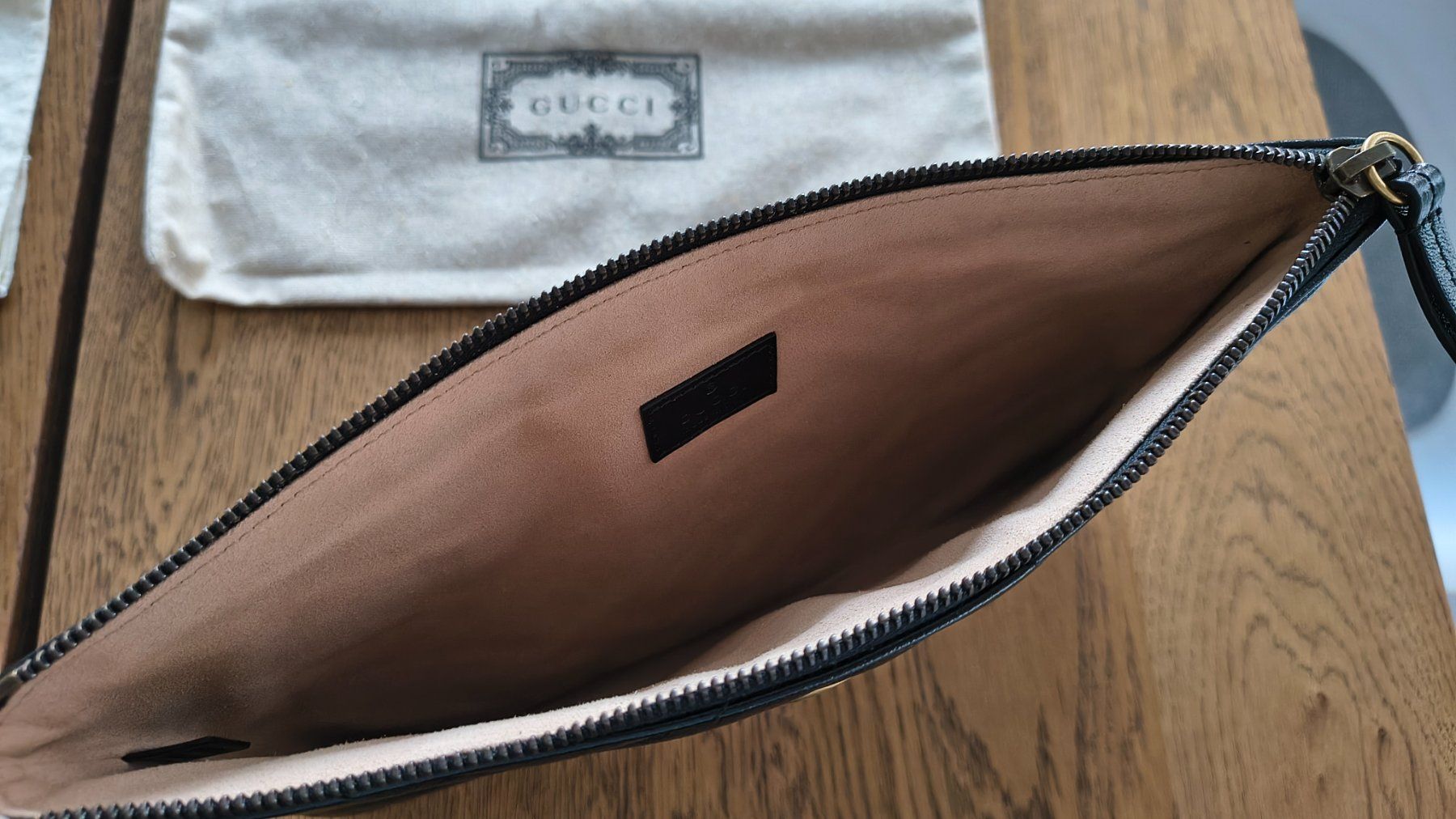 Gucci Taschen für Damen: Originale Gucci Pouch/Clutch – Gebraucht aus Uznach von Cheese-Us 2