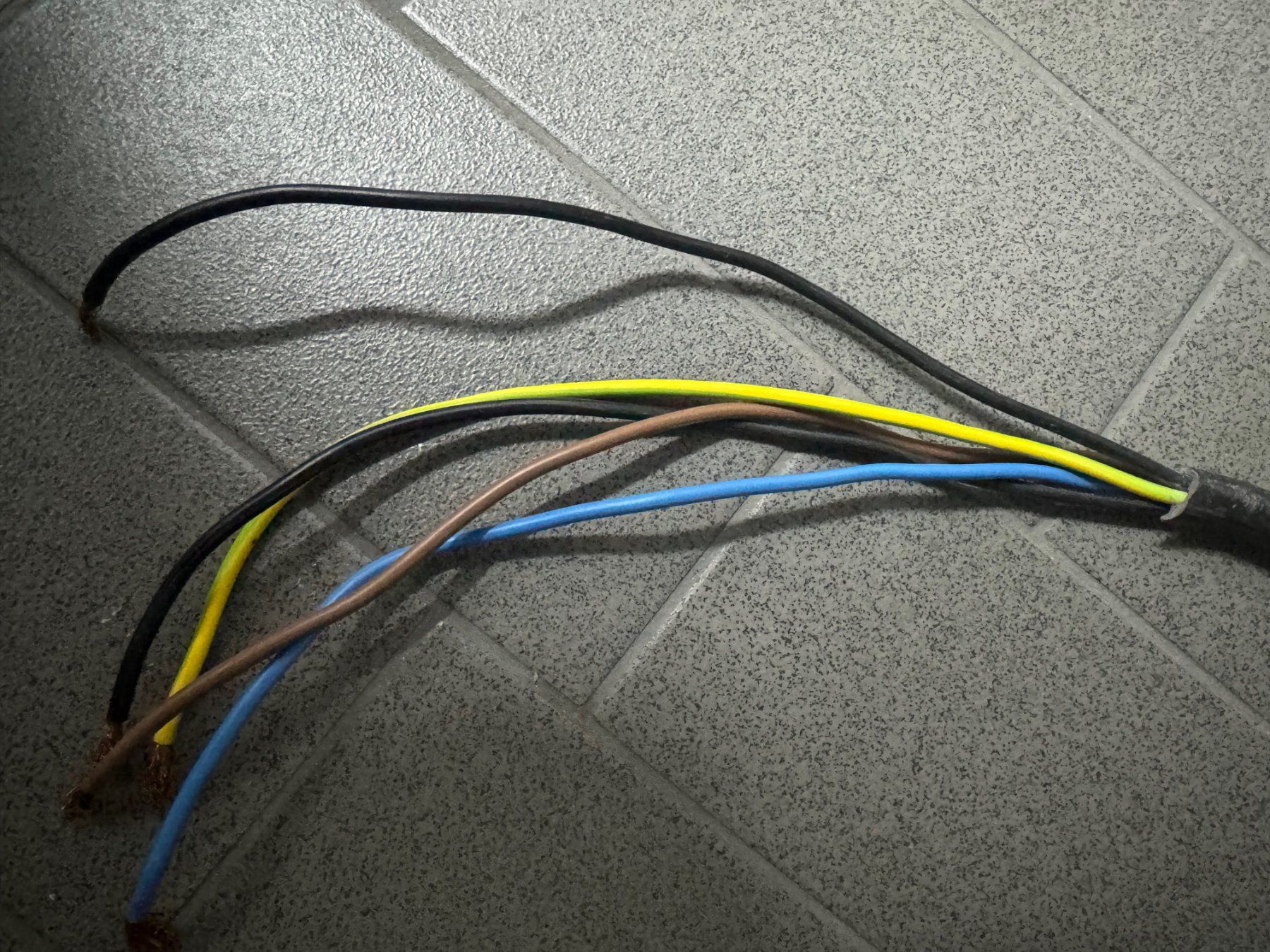 Cavi: Elektrokabel mit Stecker 380 Volt – Usato da Emmen venduto da Haport 3