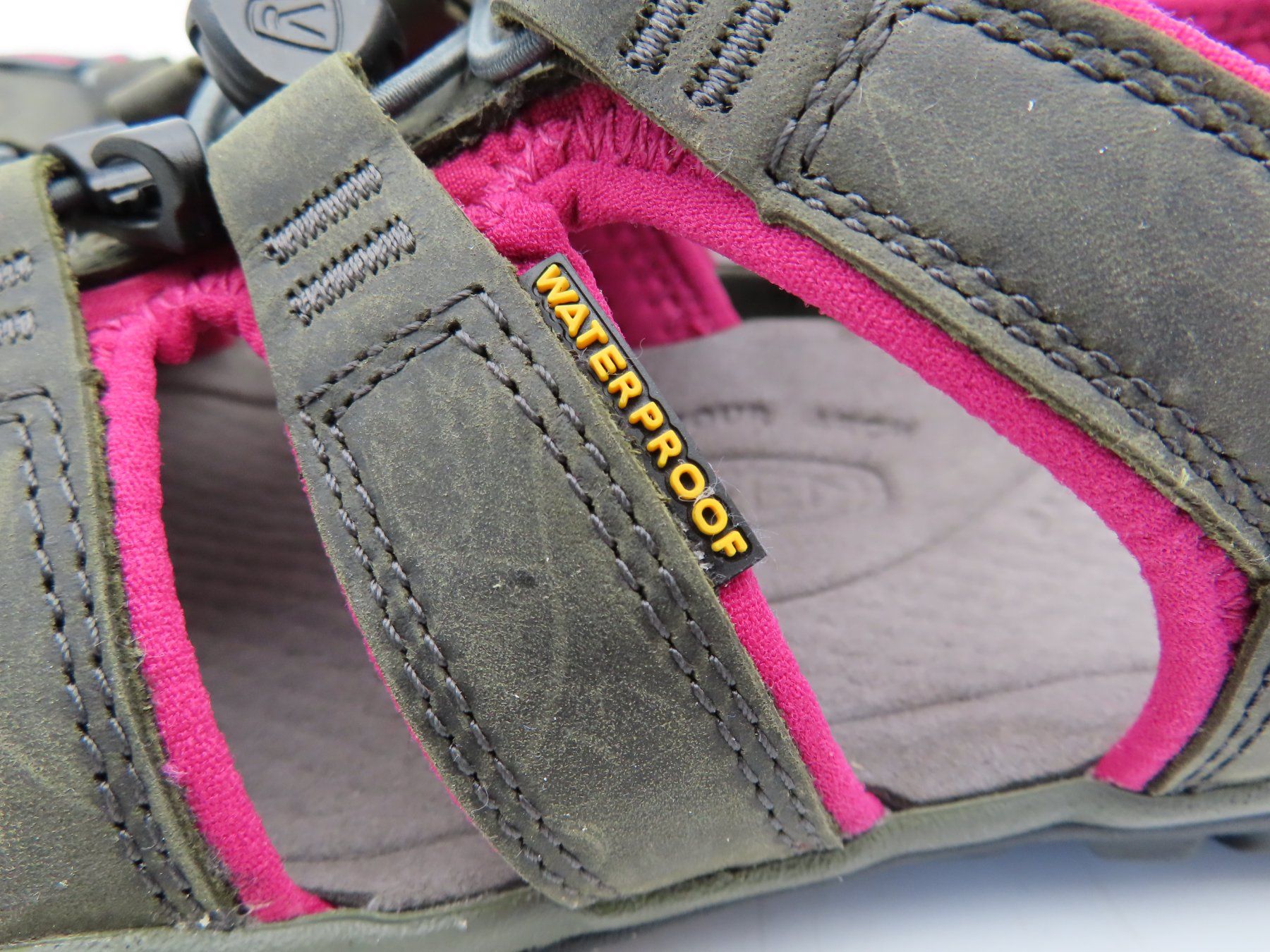 Keen Chaussures femmes: Keen Wandersandalen – D'occasion à Reinach BL par WBZ-Flohmarkt 6