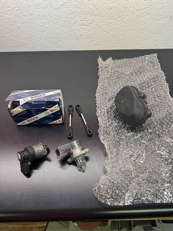 Pompe & Parti di ricambio: Pompe haute pression + divers audi 3.0 TDi – Usato da Vicques venduto da JU_2824 4