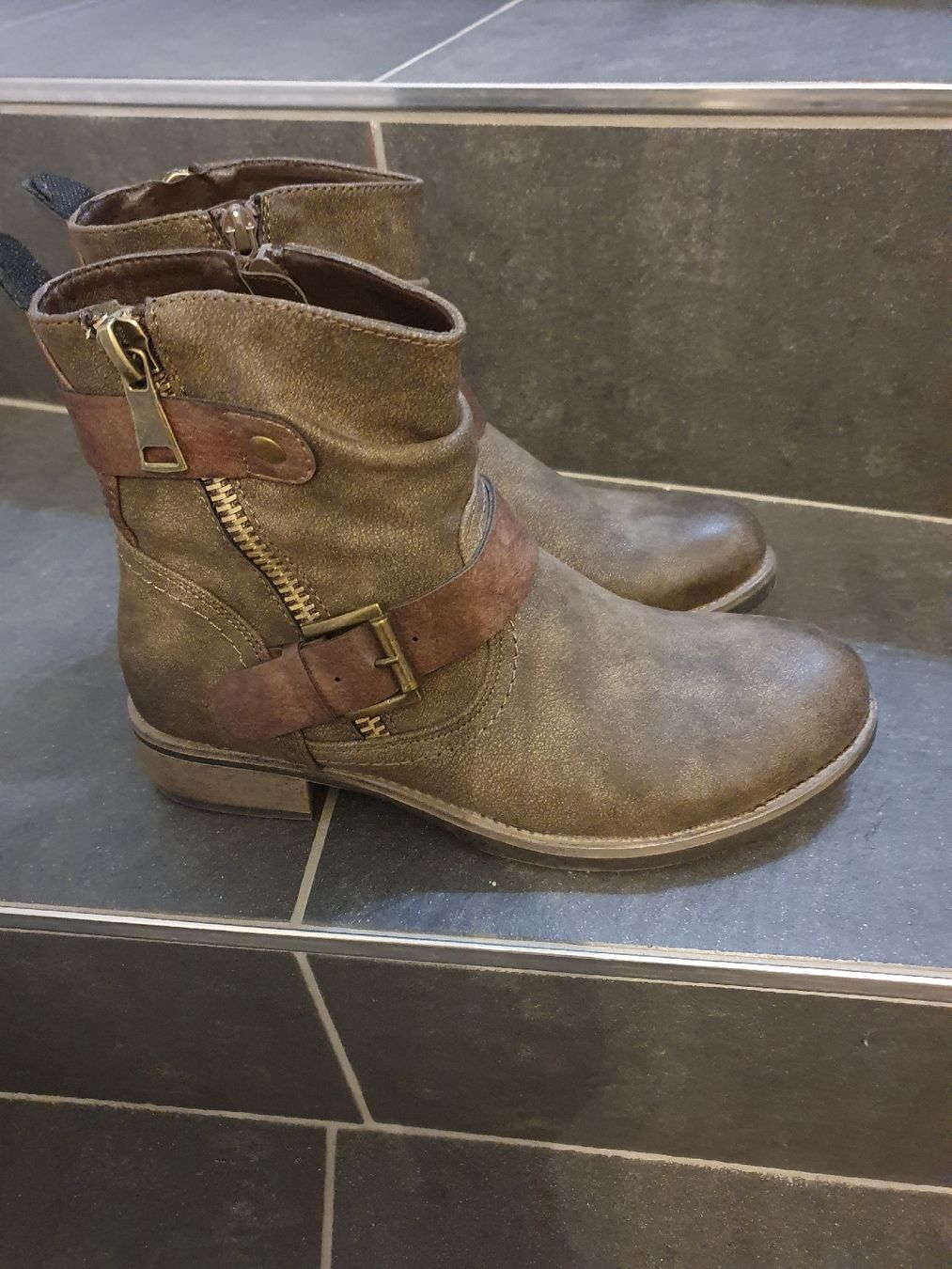 Scarpe da donna: Stifeletten 37 – Usato da Würenlingen venduto da kuh33 1