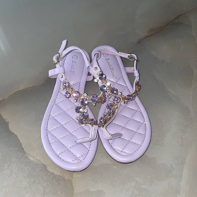 Schuhe für Mädchen: Lila Sandalen – Gebraucht aus Rupperswil von mku92 1