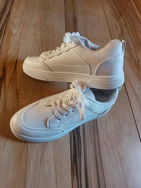 Weisse Sneaker Grösse 39, eher 38 2