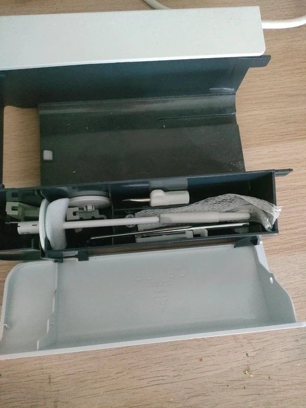 Bernina Macchine da cucire: Machine à coudre Bernette B79 en excellent état – Usato da Witterswil venduto da g__g 7