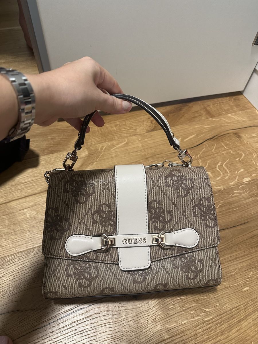 Guess Borse da donna: Guess Tasche – Usato da Turbenthal venduto da arb_g87g