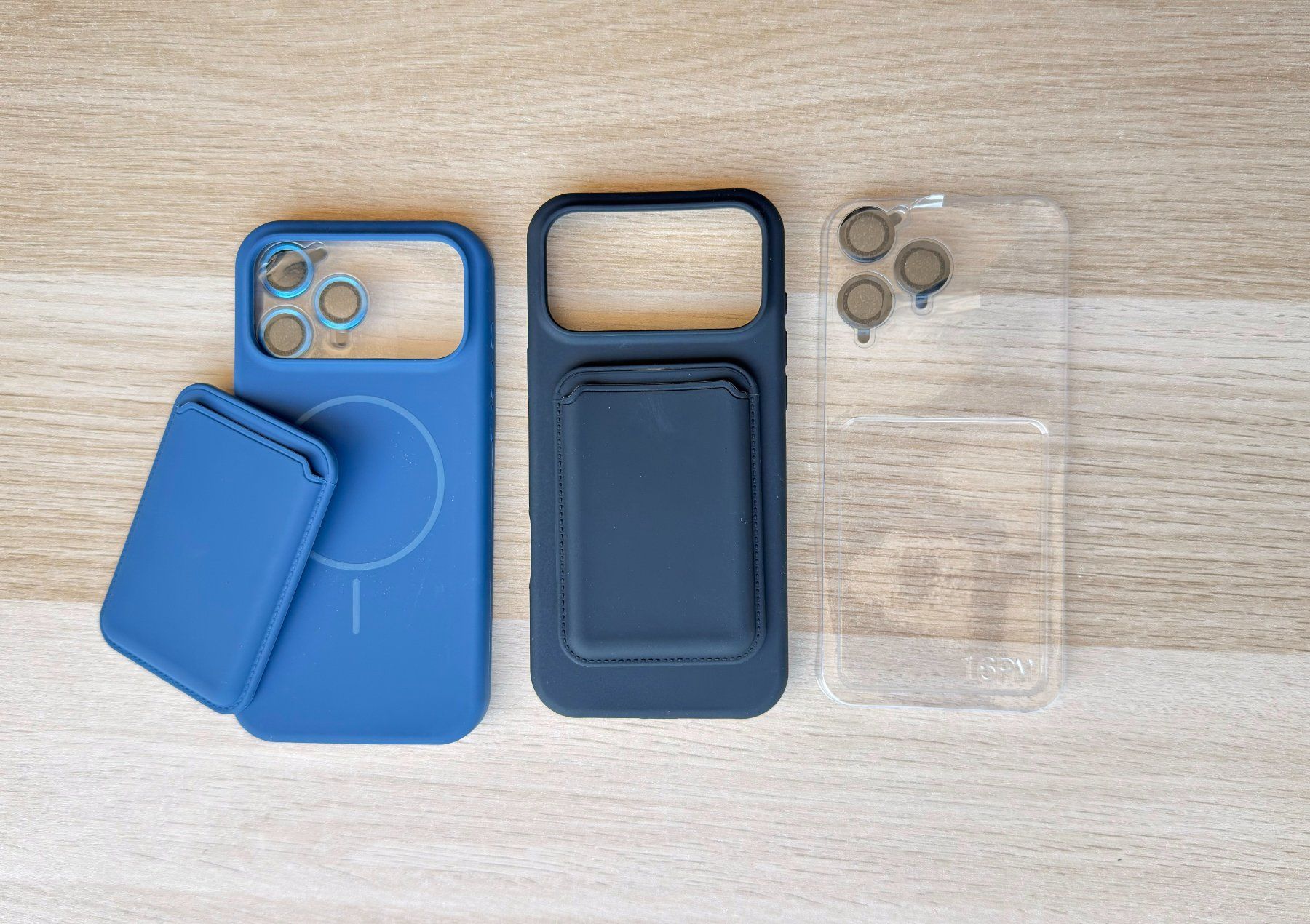 Apple Covers & Schutzfolien: Coque iPhone 17 Pro Max MagSafe avec Porte-Cartes – Neu und originalverpackt aus Thônex von Suisse.Shopping 2
