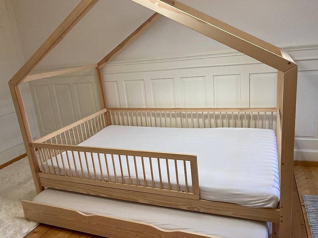 Lits: Hausbett mit Schubladenbett – D'occasion à Winterthur par Price88