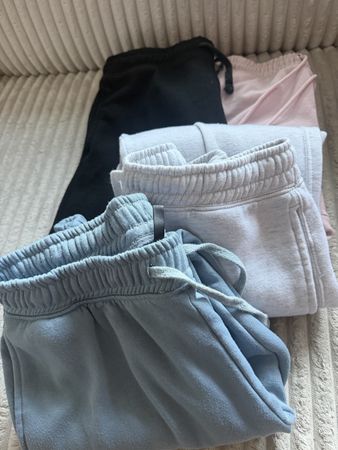 Chiccore Trainerhose grösse M 4 Stück