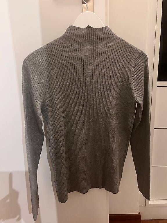 Maglioni & Felpe: Pull gris col montant Uniqlo – Usato da St-Prex venduto da feb_wd8w