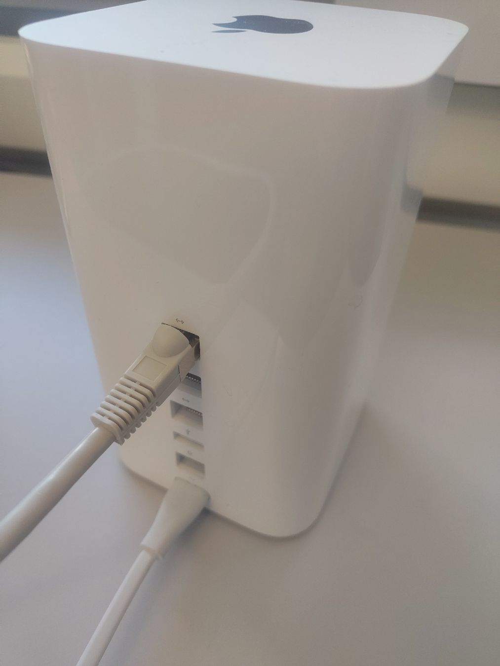 Apple Modems & Router: Apple Time Capsule 3TB – Gebraucht aus Täuffelen von makuff 1