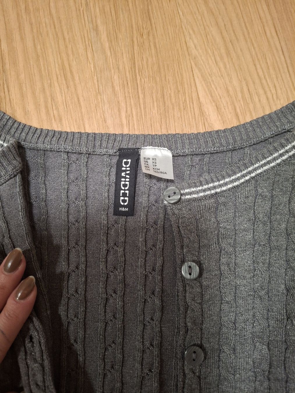 H&M Maglioni & Felpe: H&M Divided Strickjacke, Grau, Gr. XS – Usato da Glattpark(Opfikon) venduto da Beckf0rd 1