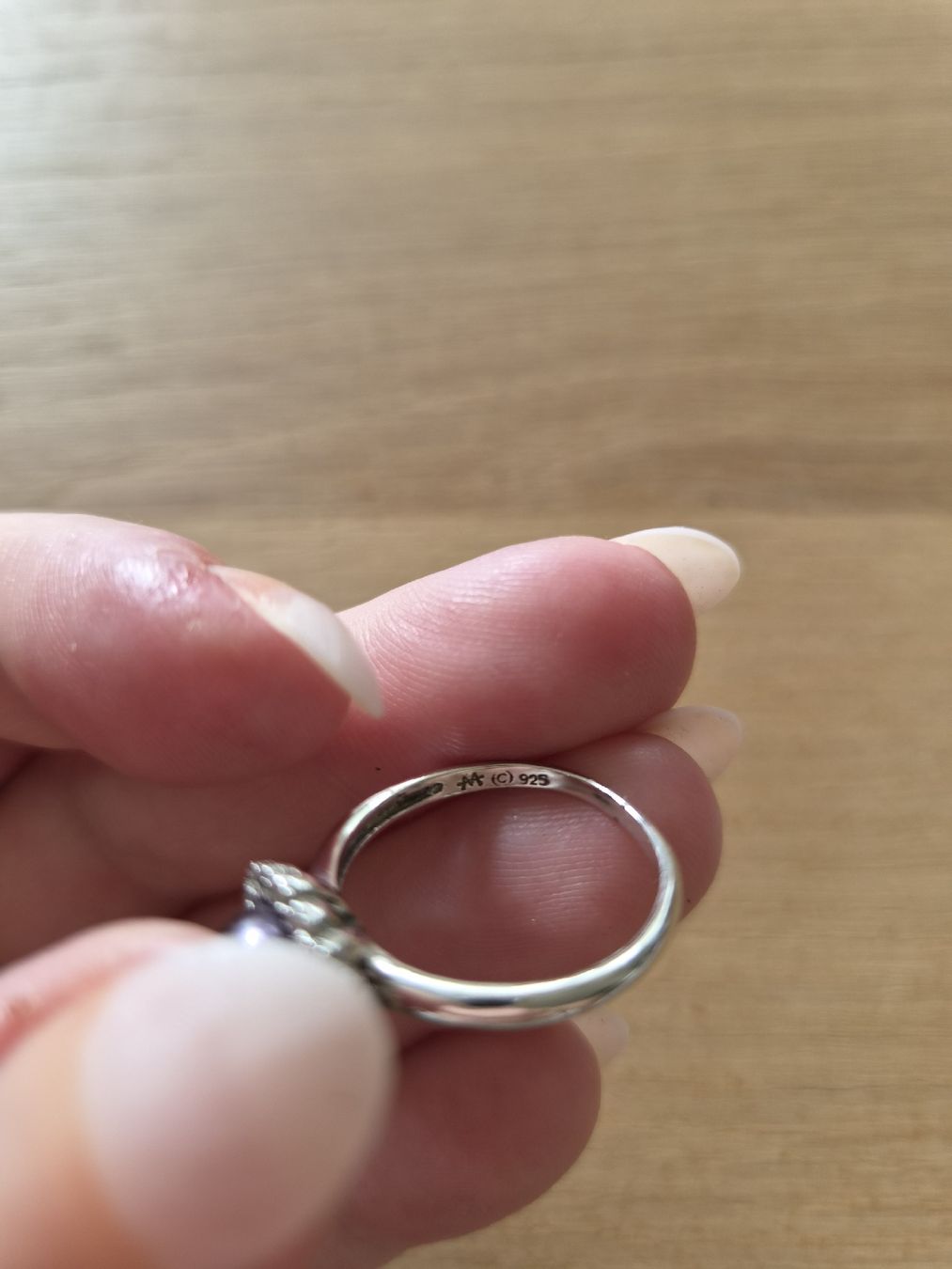 Anelli: Ring mit dunkelvioletter Perle – Usato da Dübendorf venduto da kibby90 3