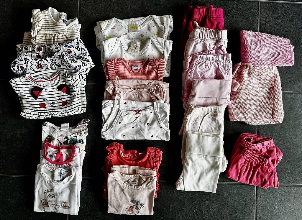 Lotti & Set di vestiti: Kleiderpaket Mädchen Sommer Gr. 74 – Usato da Ottenbach venduto da bienemaja010