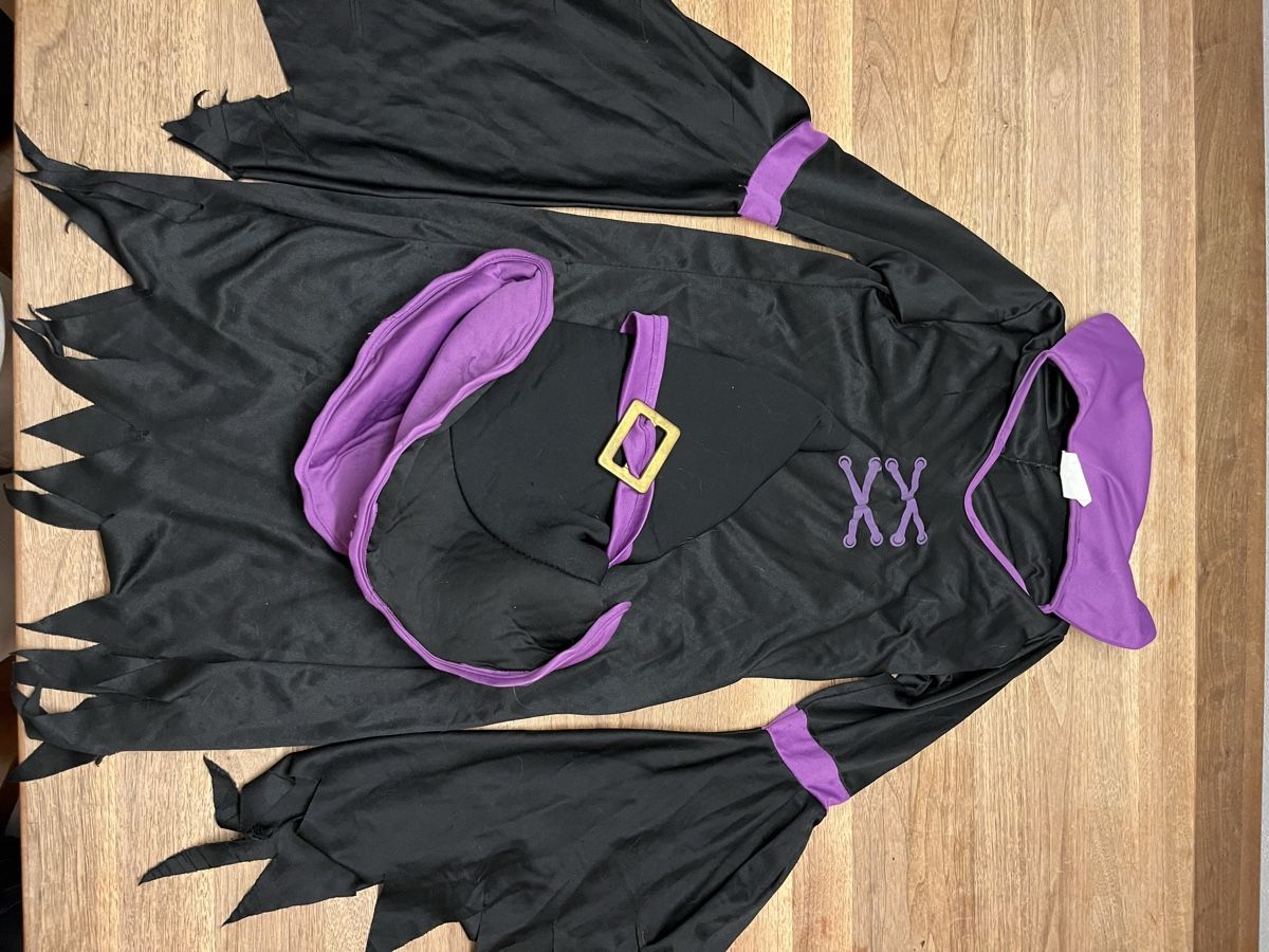 Costumi: 2 Halloween Kostüme – Usato da Weesen venduto da D0101D 1