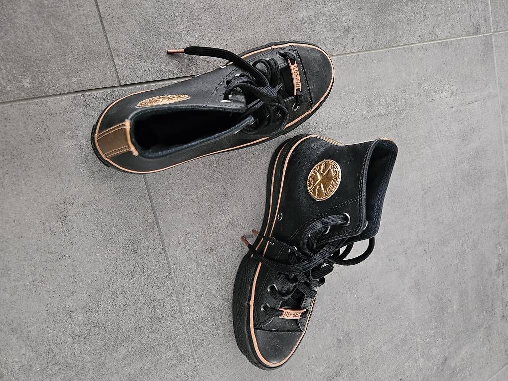 Scarpe da donna: Leder Converse Grösse 36.5 nur einmal getragen – Usato da Ostermundigen venduto da Calvinom 2