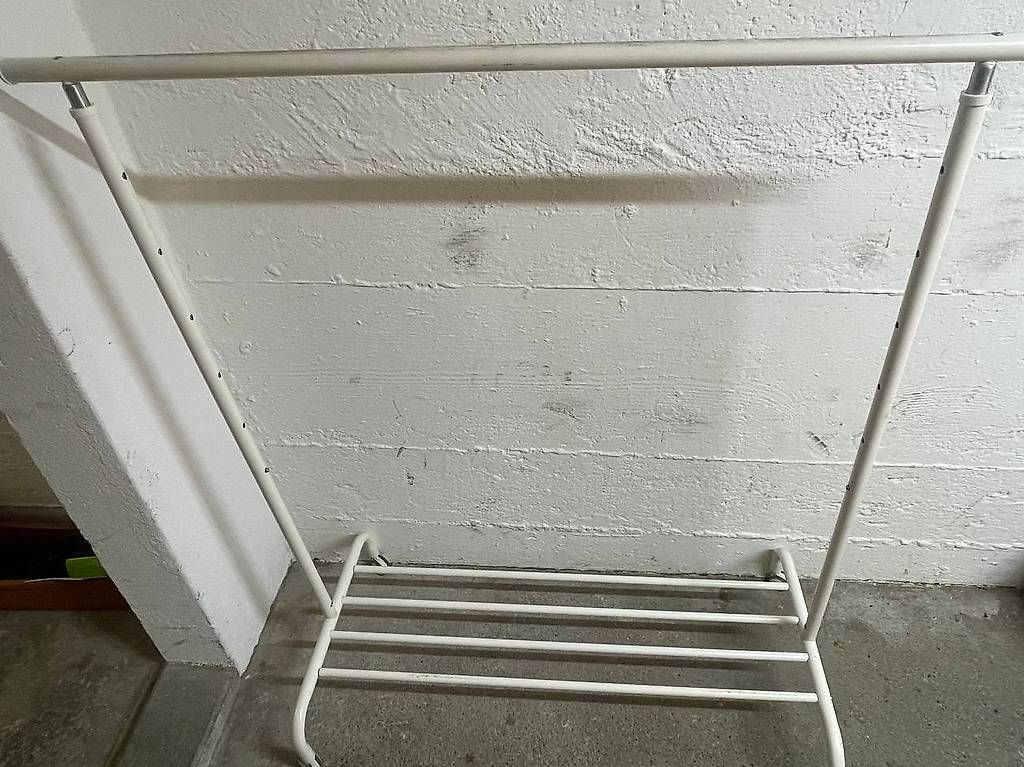 Ikea Guardaroba: Ikea Kleiderständer RIGGA, weiss – Usato da Zürich venduto da nanniba