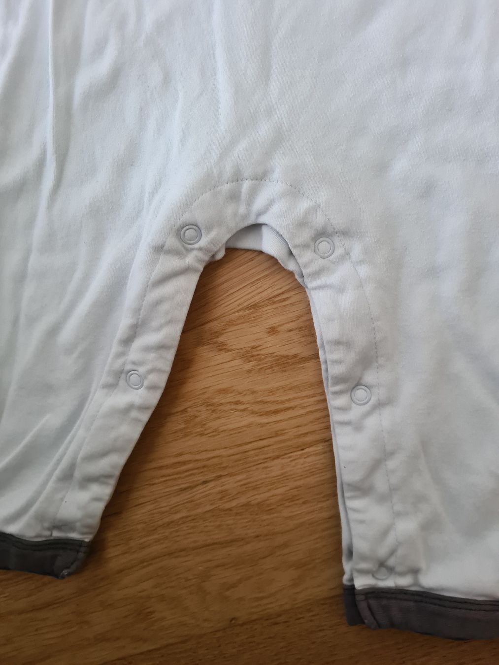 H&M Pyjamas & Ähnliches: Baby Strampler H&M Grösse 80 – Gebraucht aus Horw von Mirii91 1