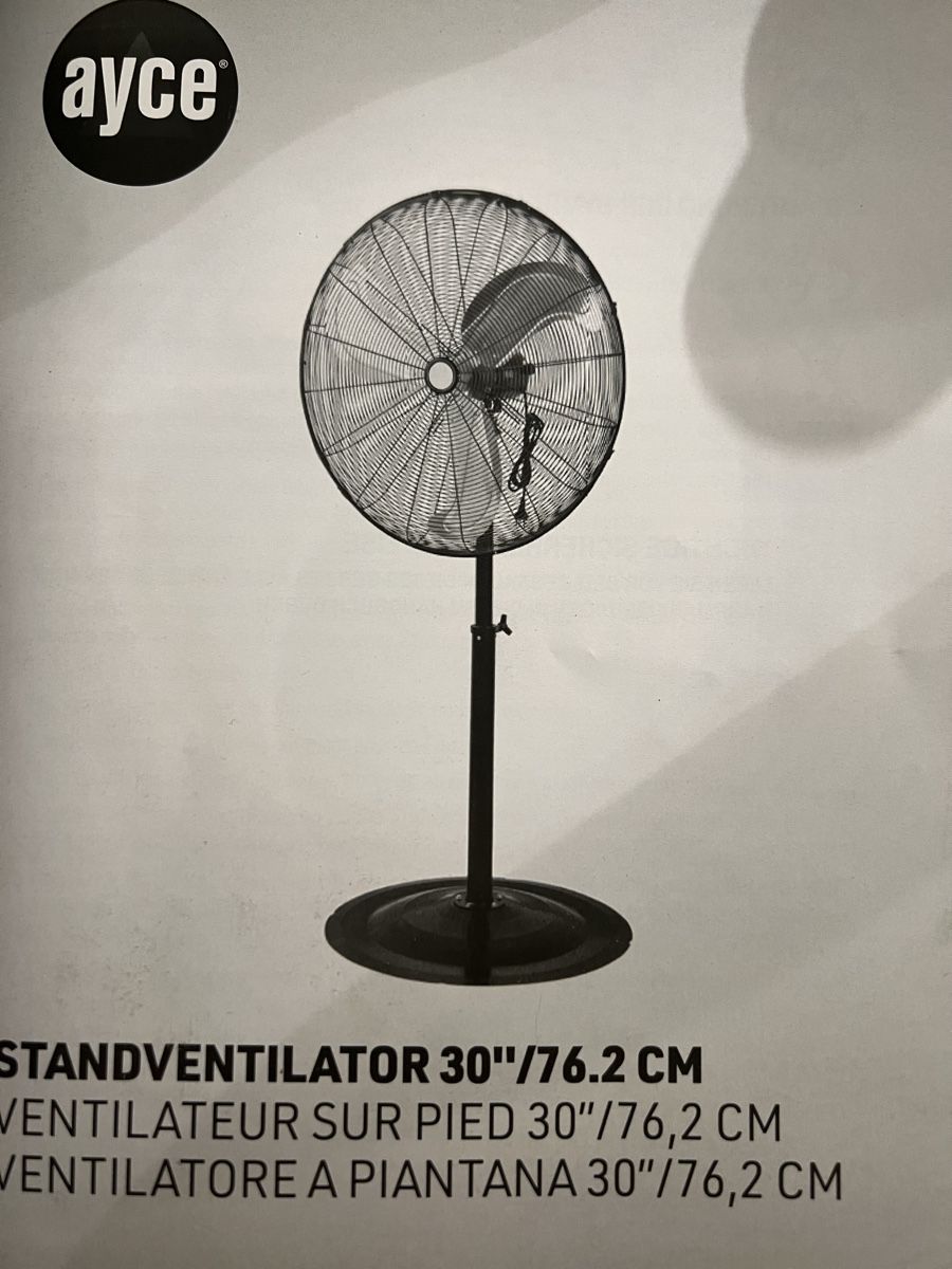 Ventilatoren: Standventilator – Neu (gemäss Beschreibung) aus Merlischachen von maerlischacher