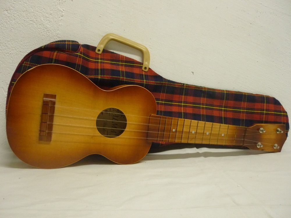 Ukulele ALMA Made in Germany mit Etui Kaufen auf Ricardo