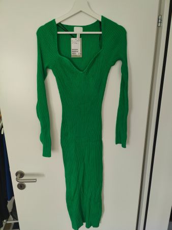 Rippkleid grün Grösse S neu mit Etikett