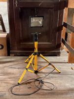 Halogenlampe mit Stativ