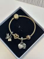 Pandora Armband mit Charms