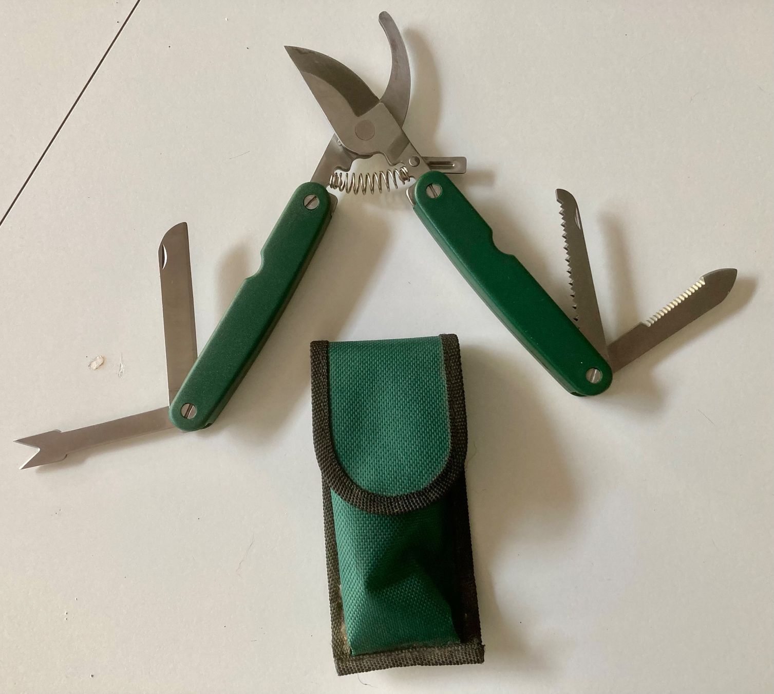 Couteaux de poche: Multitool-Sackmesser  Pfadi, Gärtner, Förster, Baumschulist – D'occasion à Rüegsauschachen par Andyalfredo 1