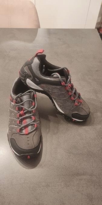 Merrell Scarpe da donna: Neue Merrell Outdoor-/Wanderschuhe Gr. 41 – Nuovo (secondo la descrizione) da Pfäffikon ZH venduto da Vikiii 3