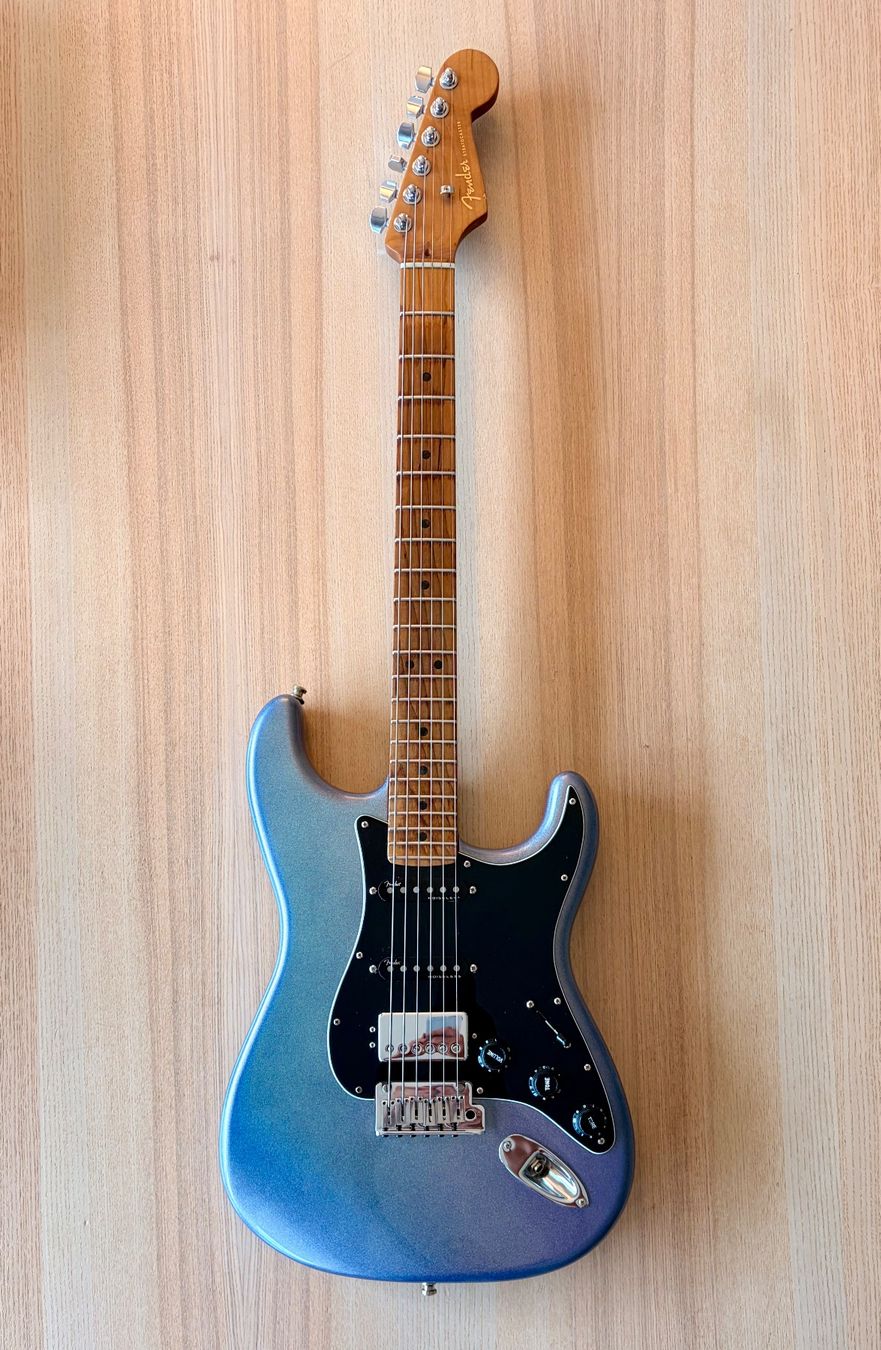 Fender Musikinstrumente: Fender 70th Anniversary Ultra Strat HSS Amethyst LE – Gebraucht aus Kriens von andikoch01