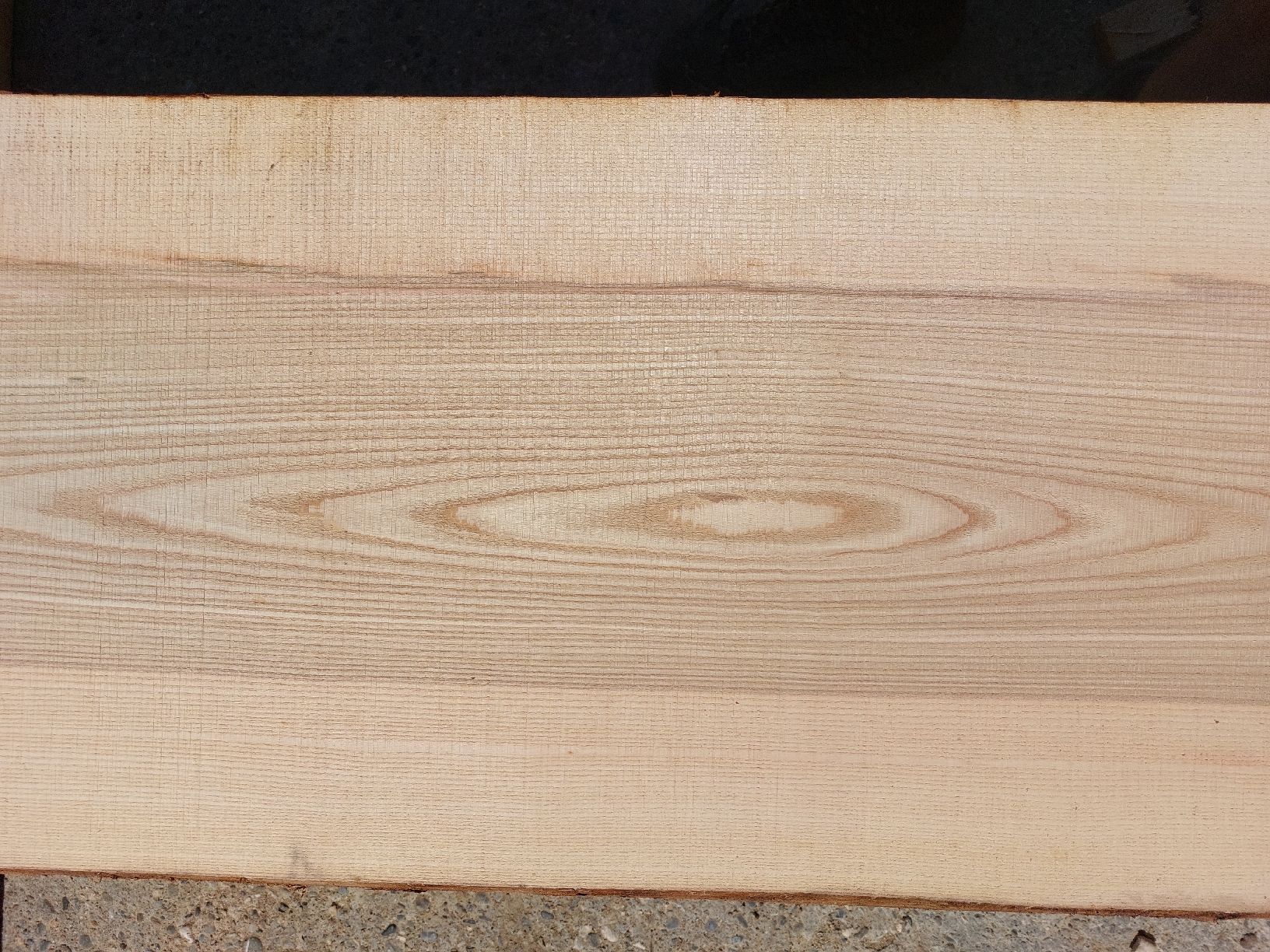 Articles en bois: Eschenbretter 60mm – D'occasion à Bretzwil par AnnenHolz 1