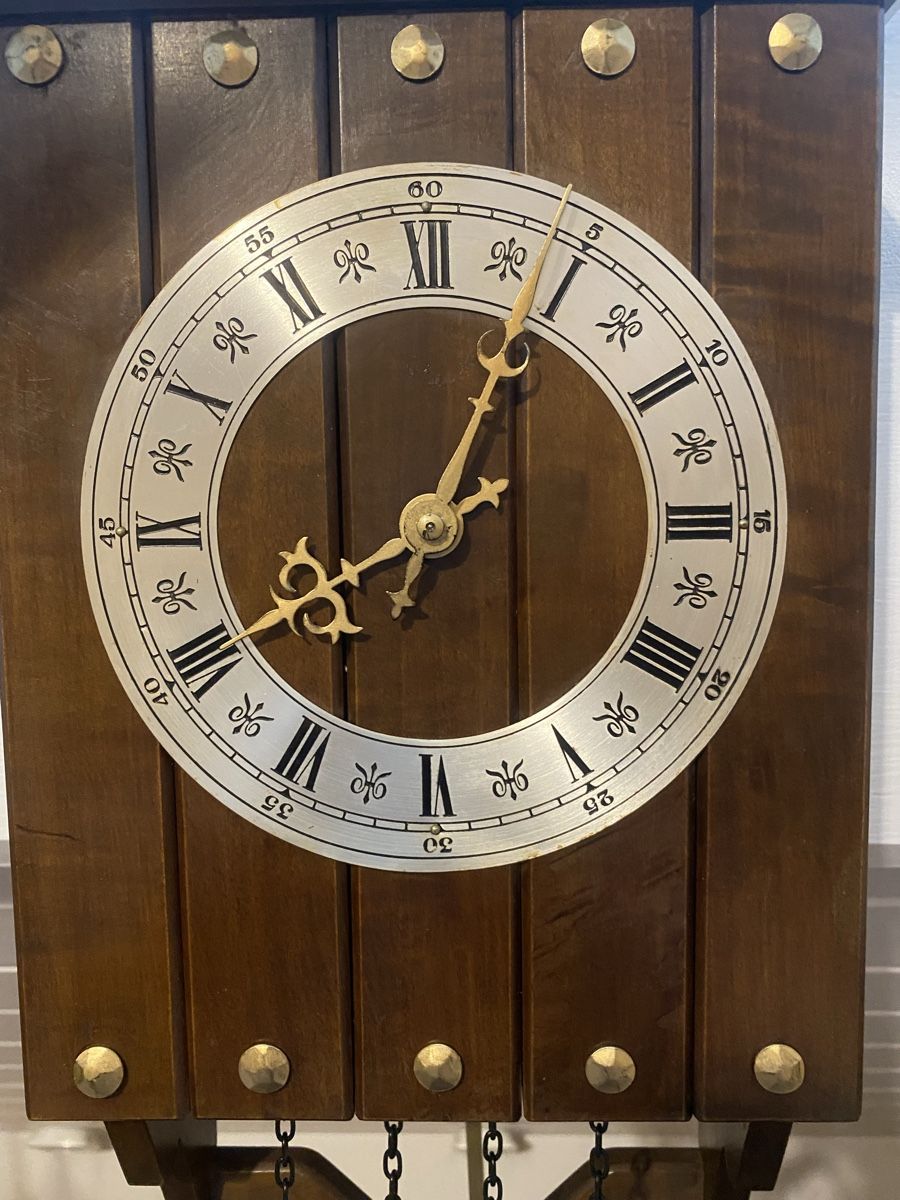 Uhren: Rustikale Holz-Wanduhr mit Glocke – Gebraucht aus Adetswil von rof01 2