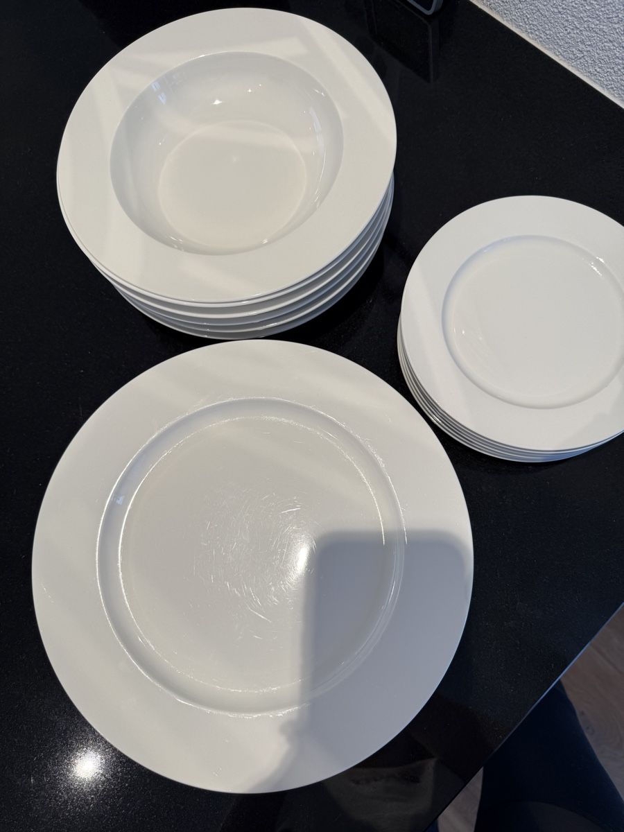 Geschirrsets: Williams white basics modules Teller Set – Gebraucht aus Oberneunforn von Nir2yh