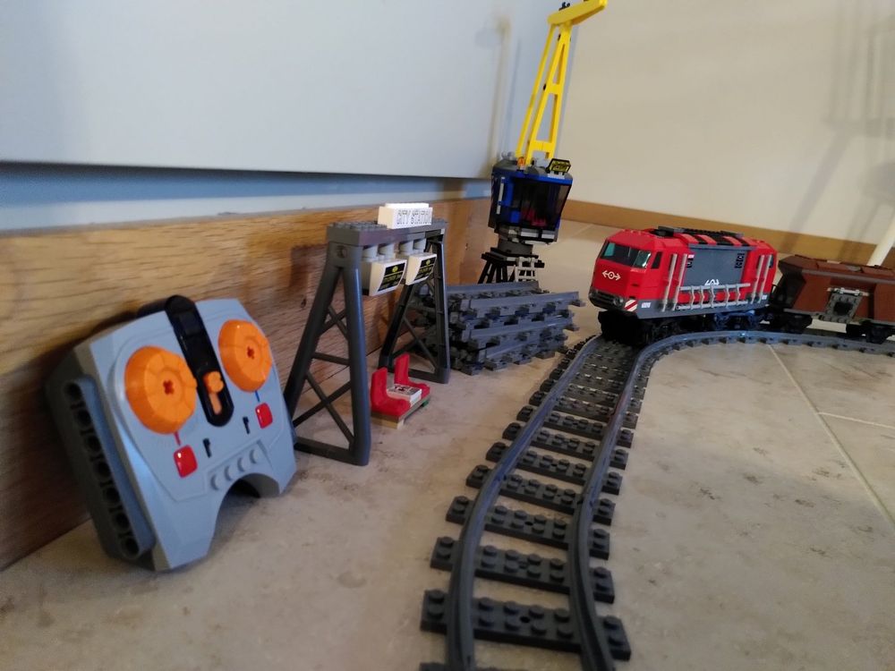 Ferngesteuerter Lego Zug mit viel Zubehör | Kaufen auf Ricardo