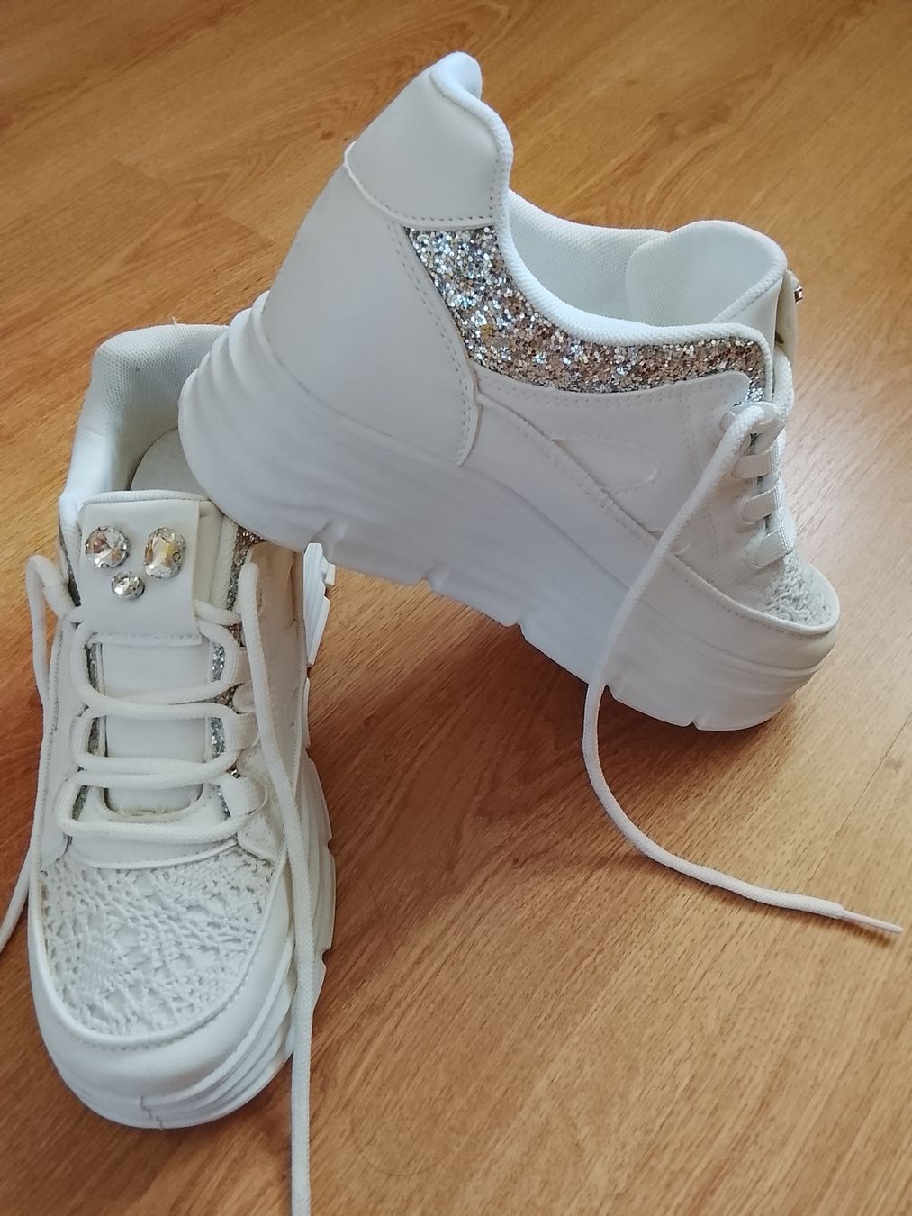 Scarpe da donna: Baskets montantes femme  – Nuovo (secondo la descrizione) da Couvet venduto da fat_kyl7 1