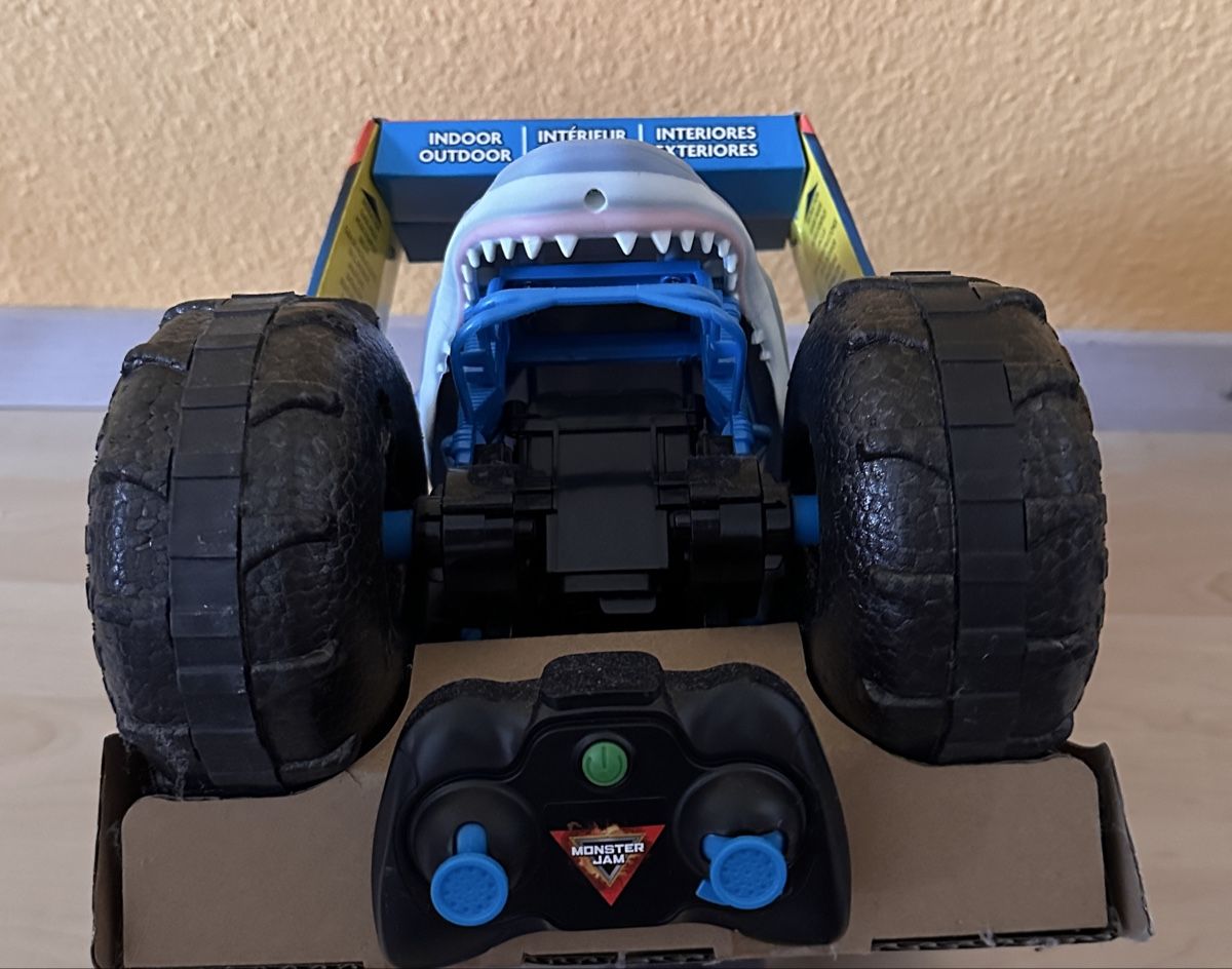 Spielzeuge: Monster Jam Megalodon Storm – Neu und originalverpackt aus Matten b. Interlaken von Leni86 2