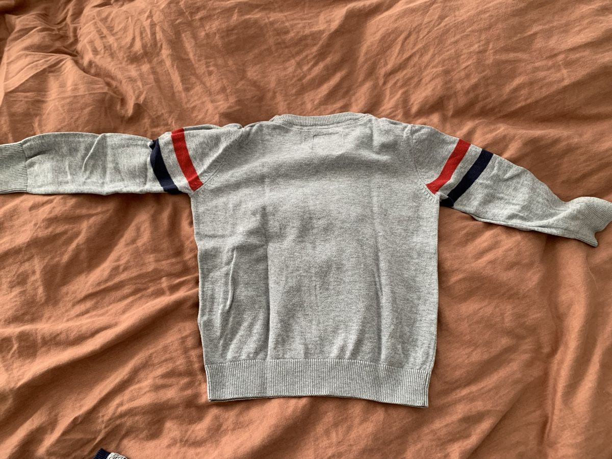 Pulls et sweat-shirts: Pullover Set Gr. 110-116 – D'occasion à Waltenschwil par Schmetterling2015 2