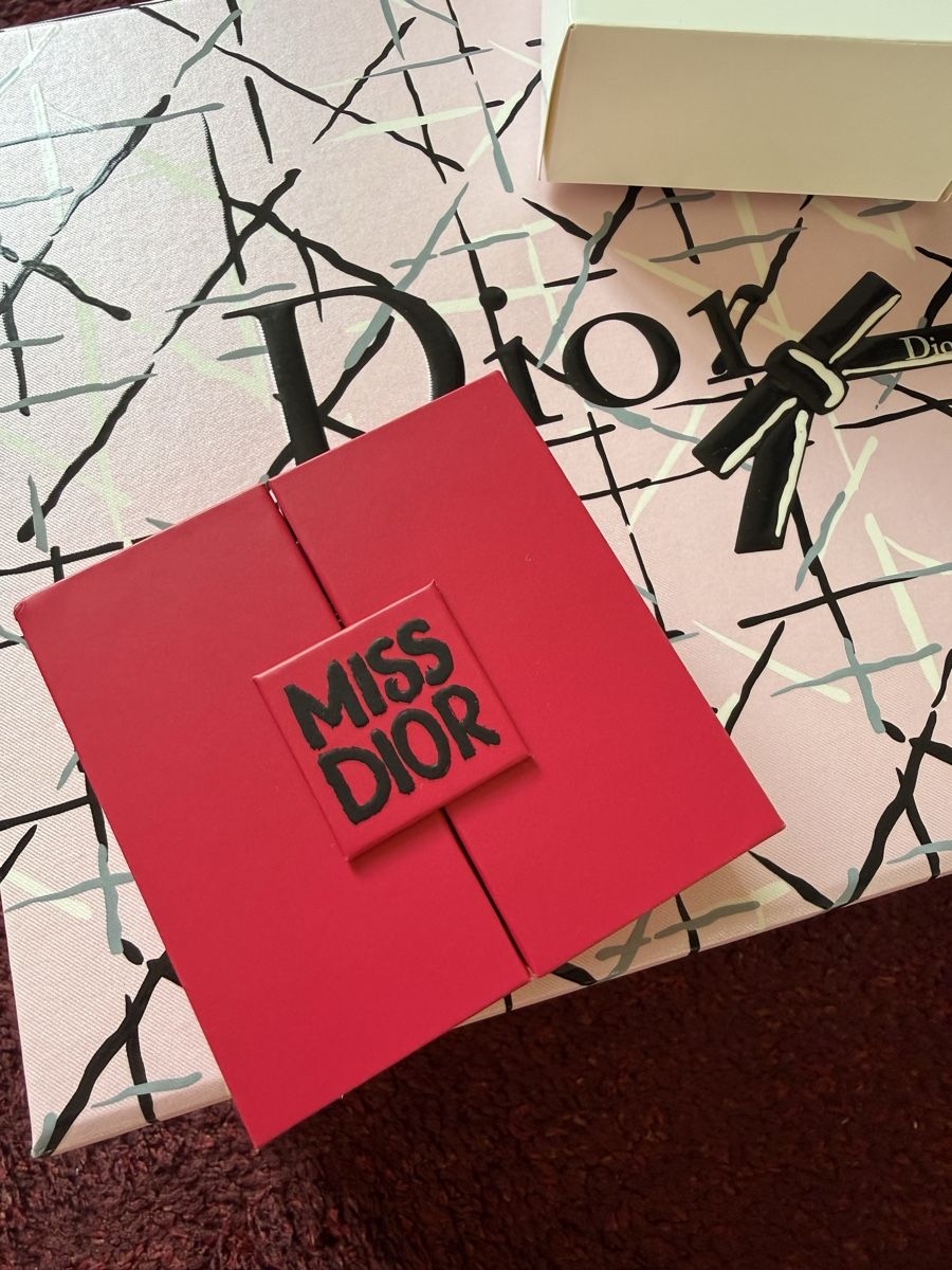 Dior Profumi & Eau de Toilette: Miss Dior Essence Coffret – Nuovo e nell'imballaggio originale da Luzern venduto da sas_r89l 1