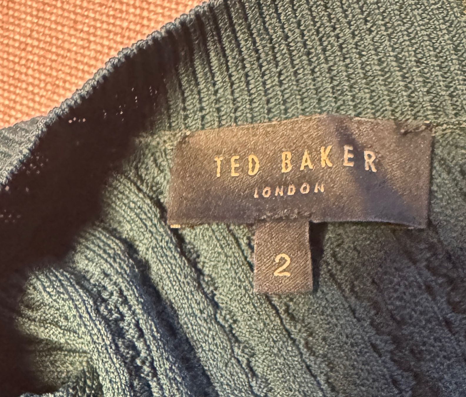 Ted Baker Kleider: Ted Baker Kleid – Gebraucht aus Gümmenen von Monsieur_Finn 3