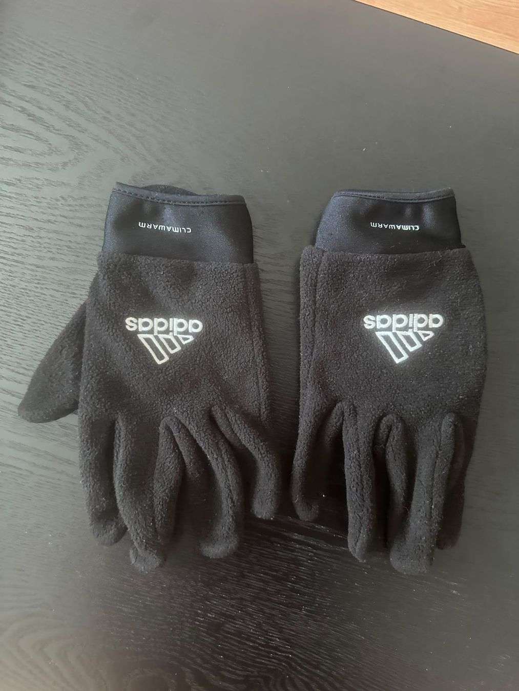 Handschuhe & Handstulpen: Adidas Fussballhandschuhe Gr. 9 – Gebraucht aus Basel von san_2jbt